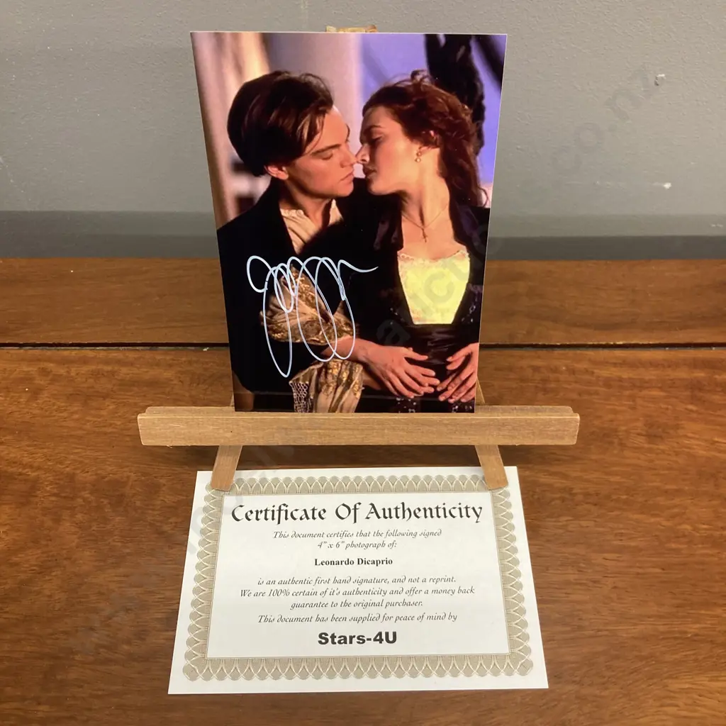 Leonardo DiCaprio & Kate Winslet 15x10cm Titanic Photo Signed by Leonardo DiCaprio with a COA Image 1++